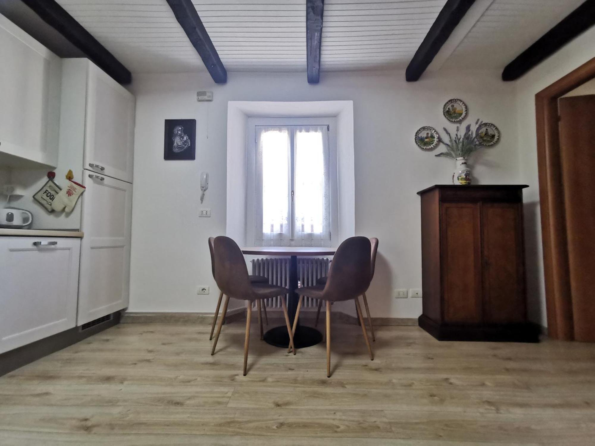 Appartamento With Parking Near The Historical Center
