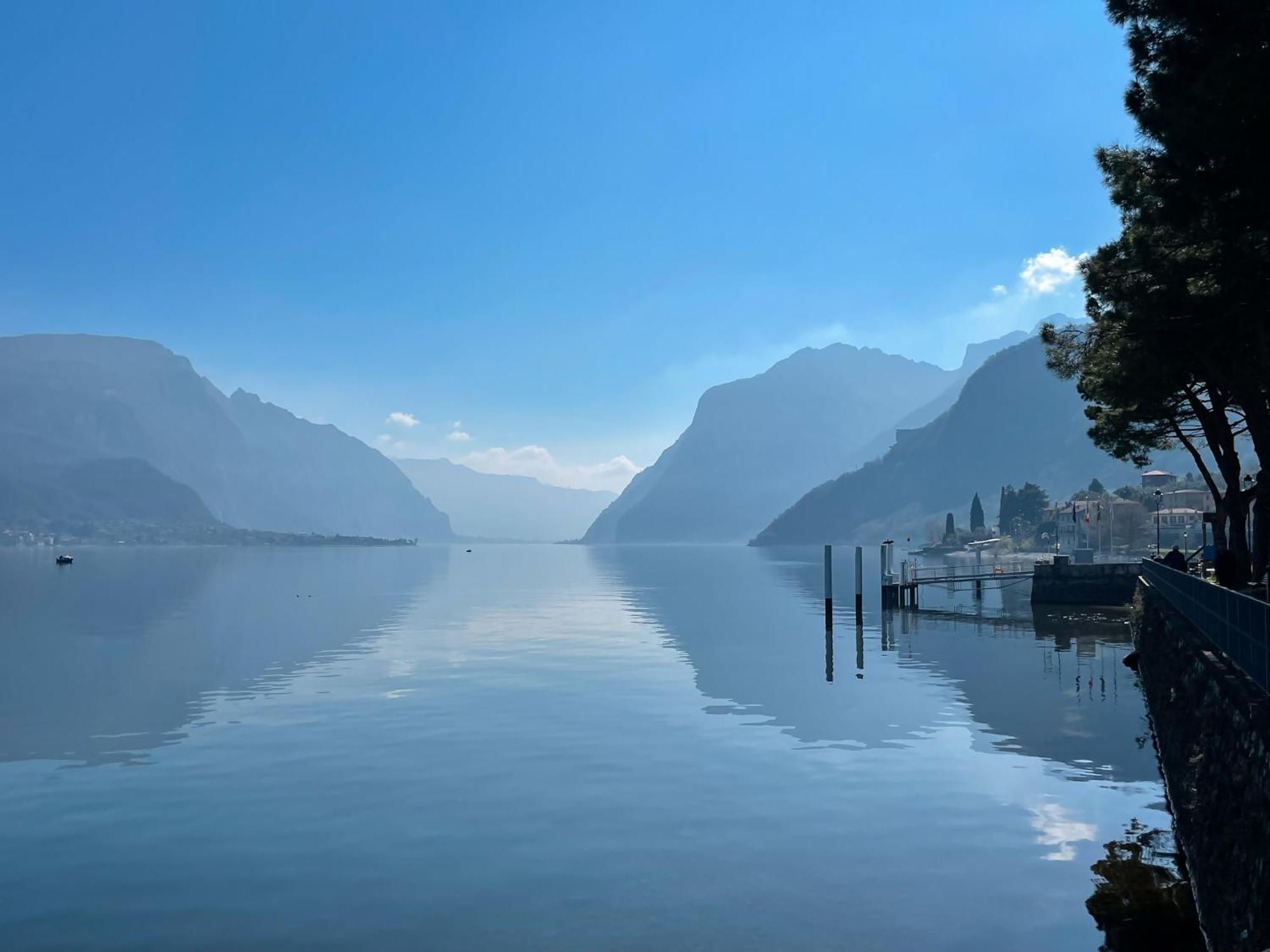 Renzo E Lucia Lake View Apartment