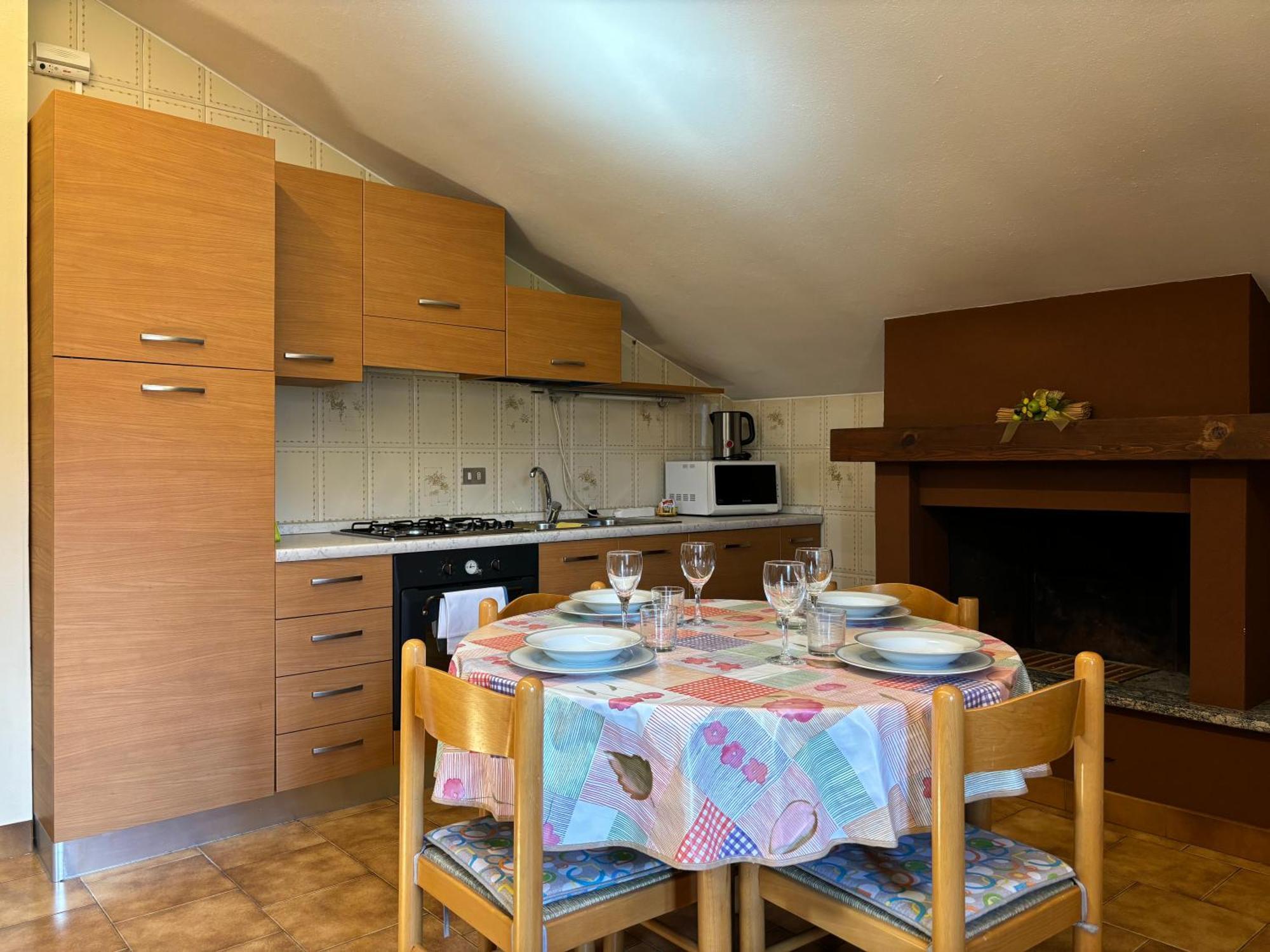Casa Sonia - Larihome A52 * Dongo