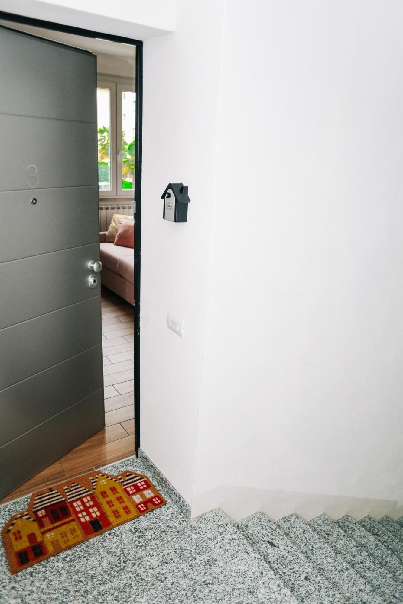 Lora Diamond ,free Parking, Self Check In,3 Apartment
