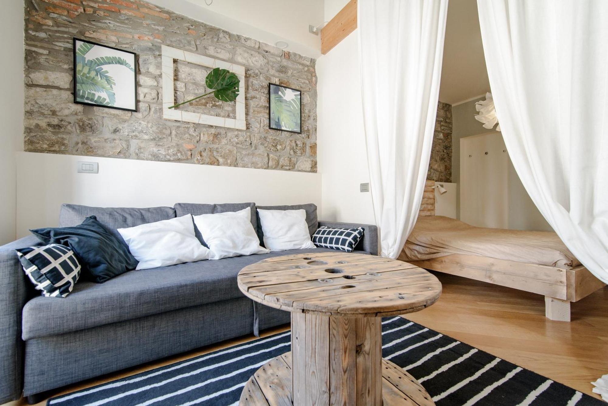 Gem Of The - Luxury Old Town Apartment