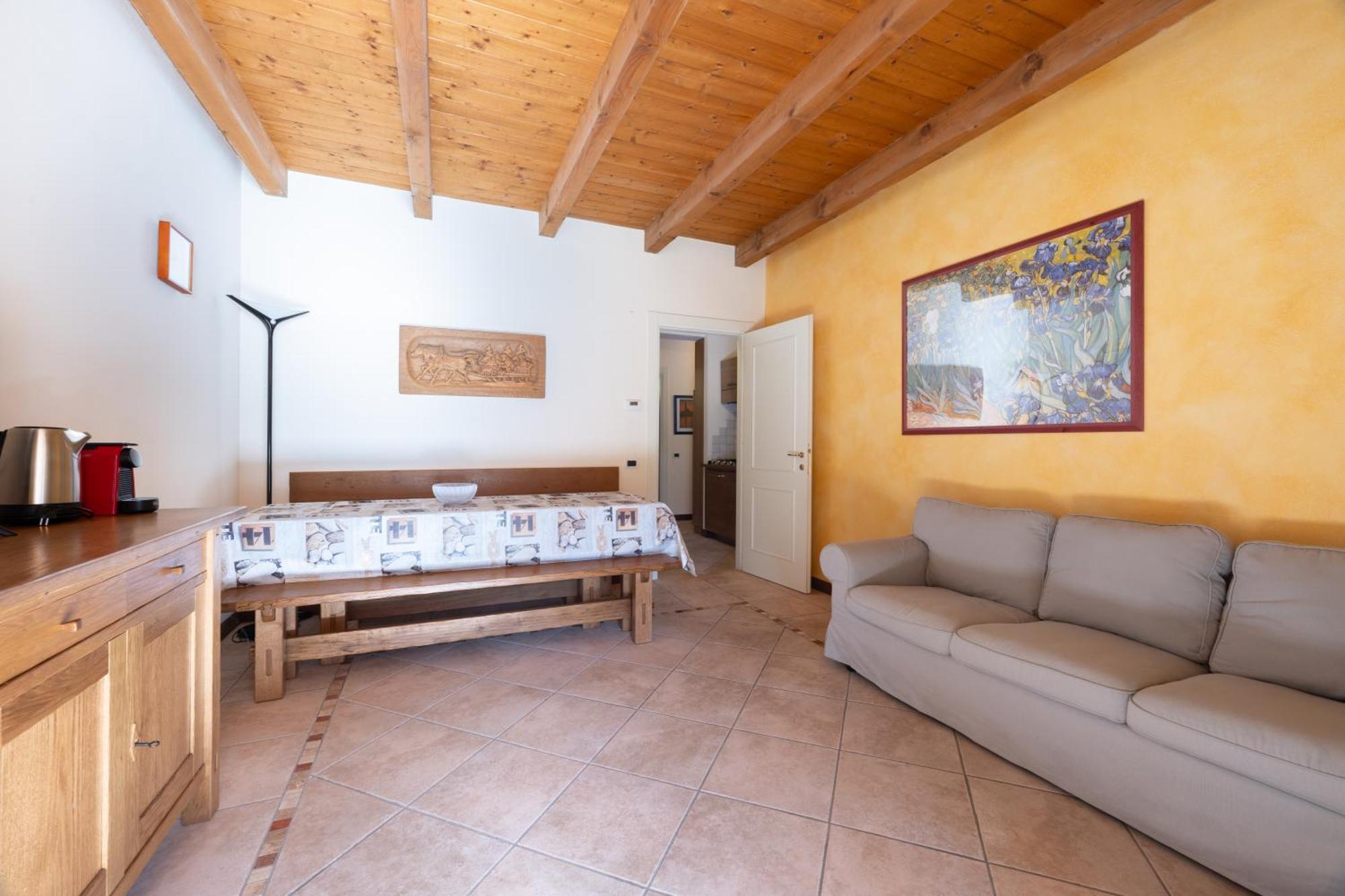 View Private Covered Parking And Terrace Apartment *