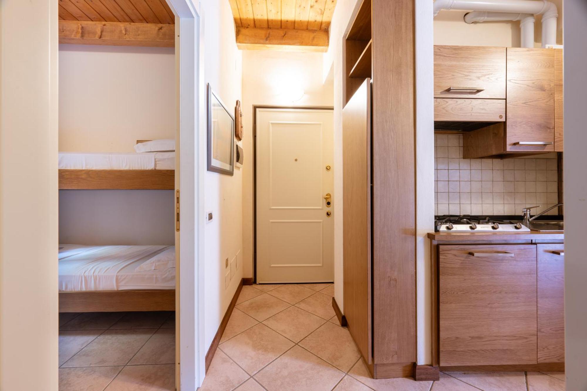 View Private Covered Parking And Terrace * Carate Urio
