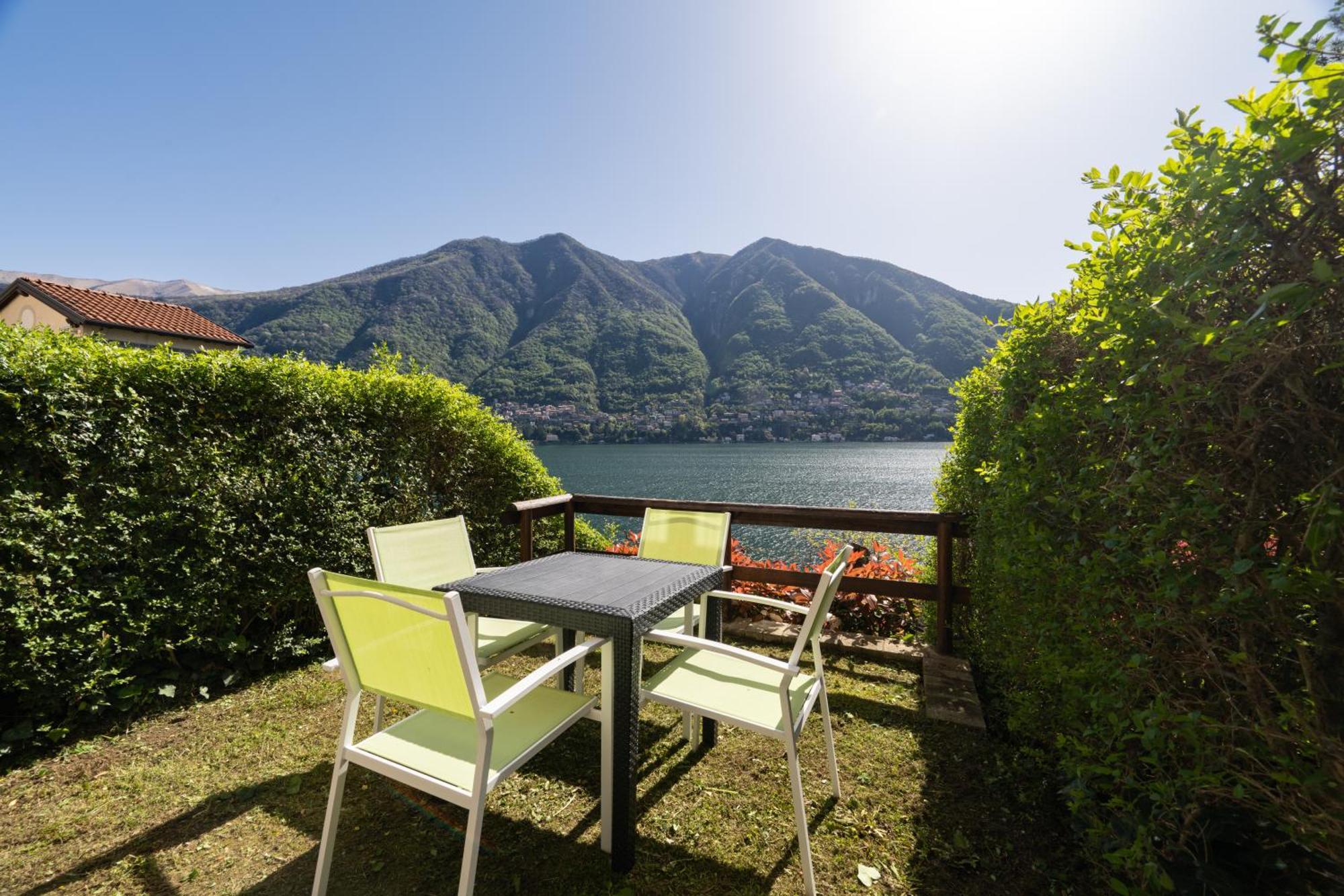 Apartment View Private Covered Parking And Terrace Carate Urio