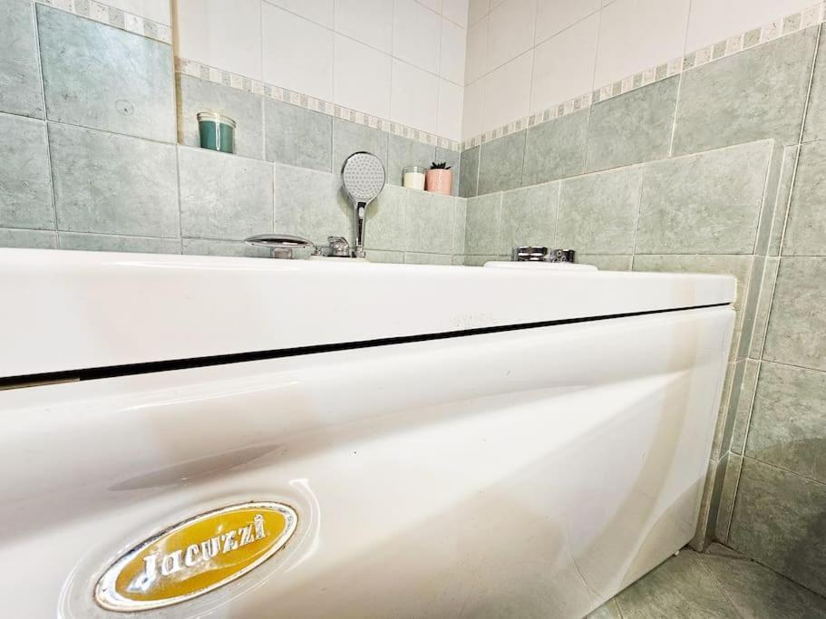 Apartment Suprema House, Jacuzzi, Lake 50mt *