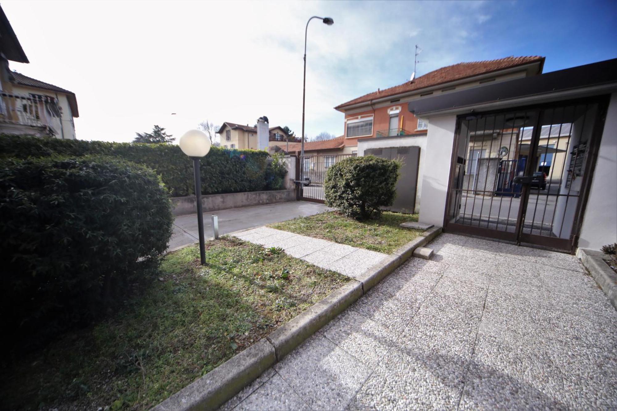 Apartment Aleph With Private Parking, Next Train Station Como