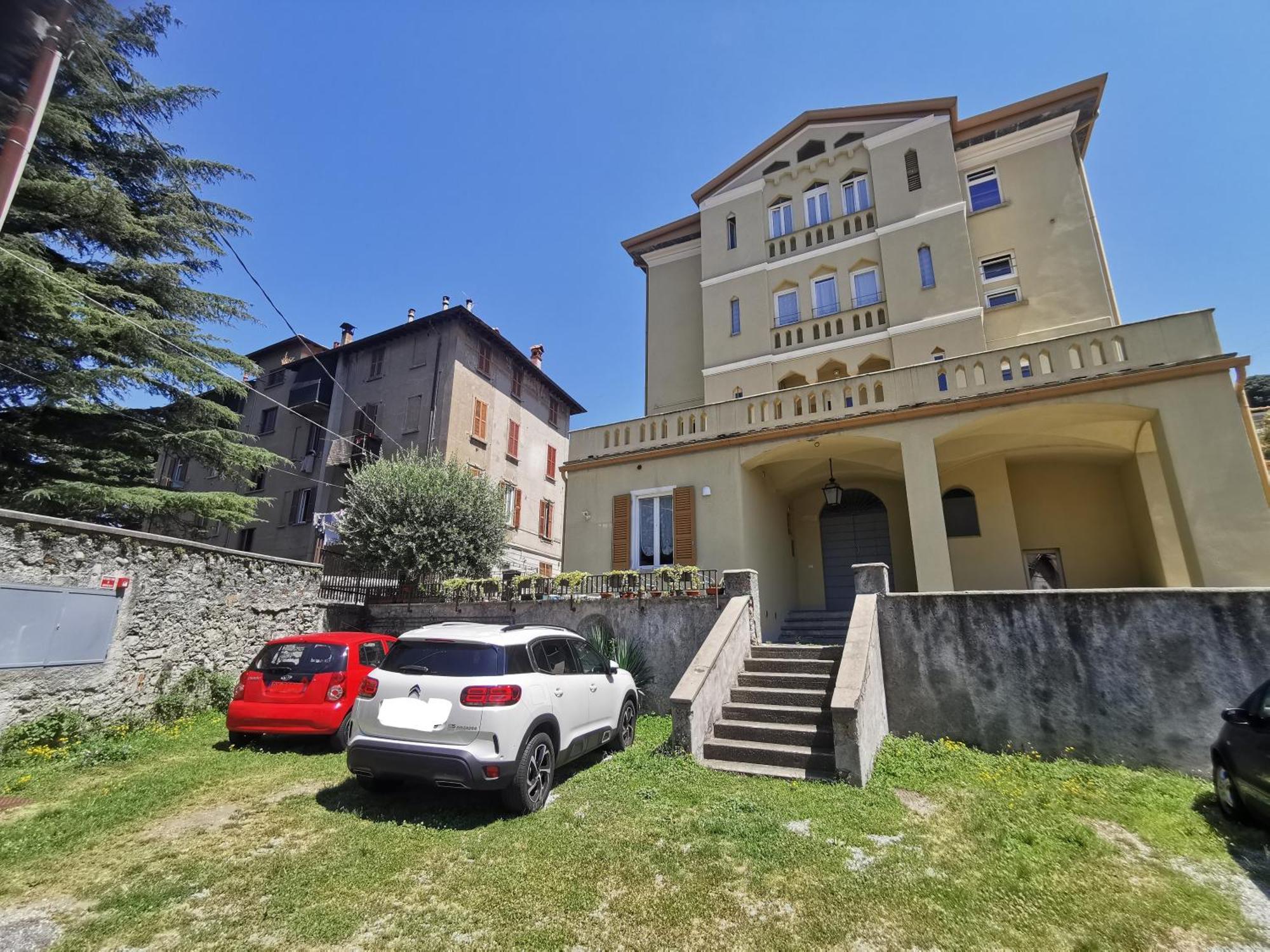 With Parking Near The Historical Center Appartamento *