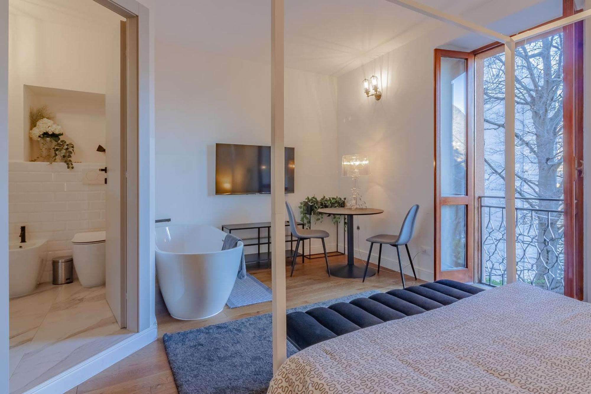 L Lake Apartment