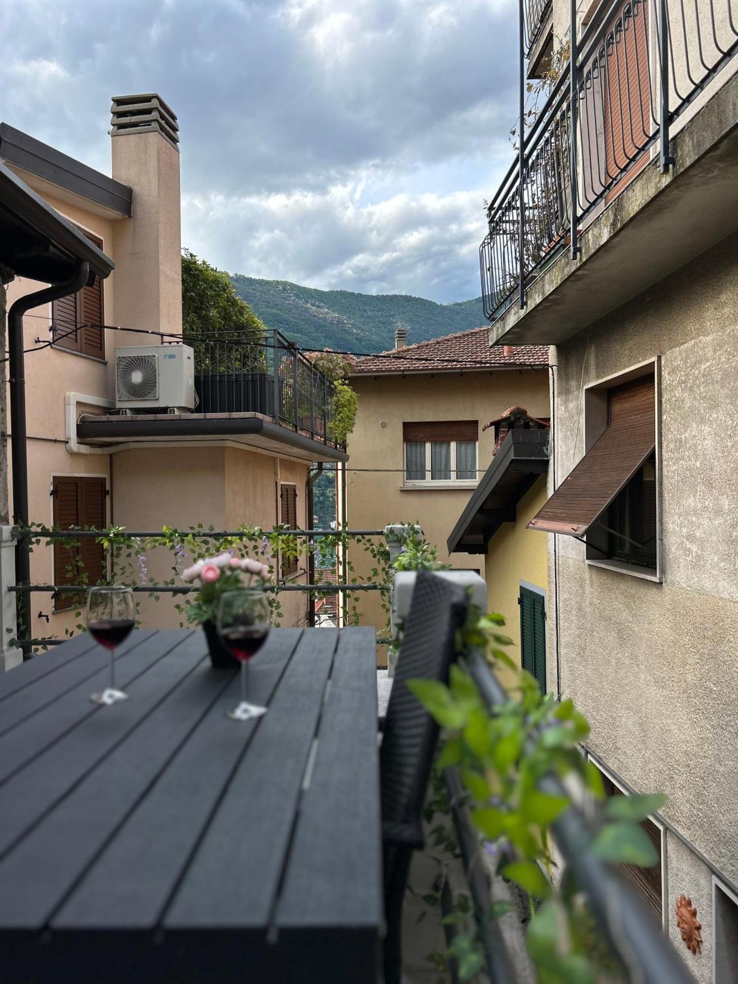 Timco With Big Terrace, Partial View And Air-conditioner Torno