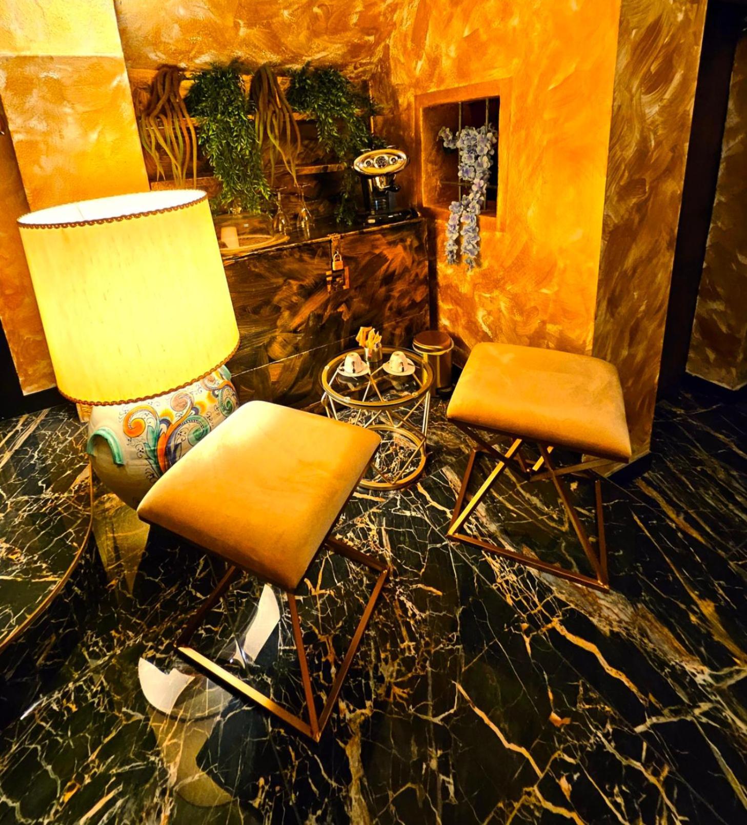 Botticelli Love hotel Albavilla