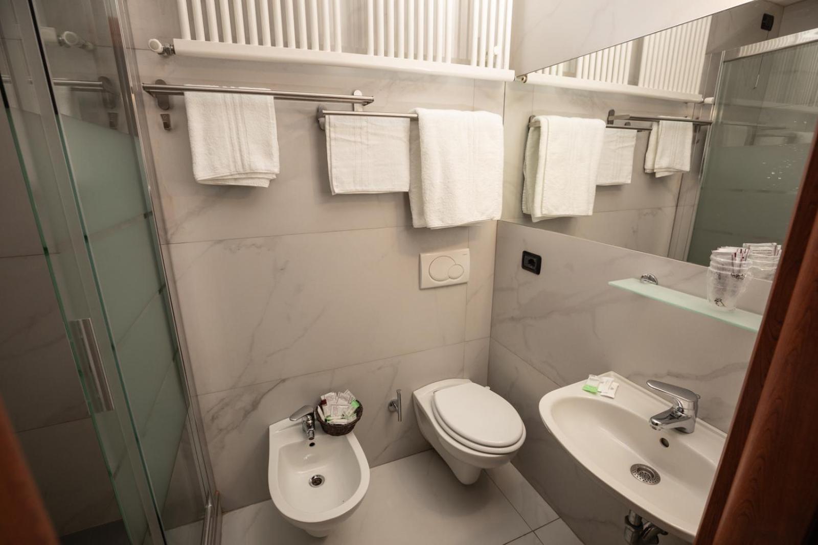 Vista Hotel 3*