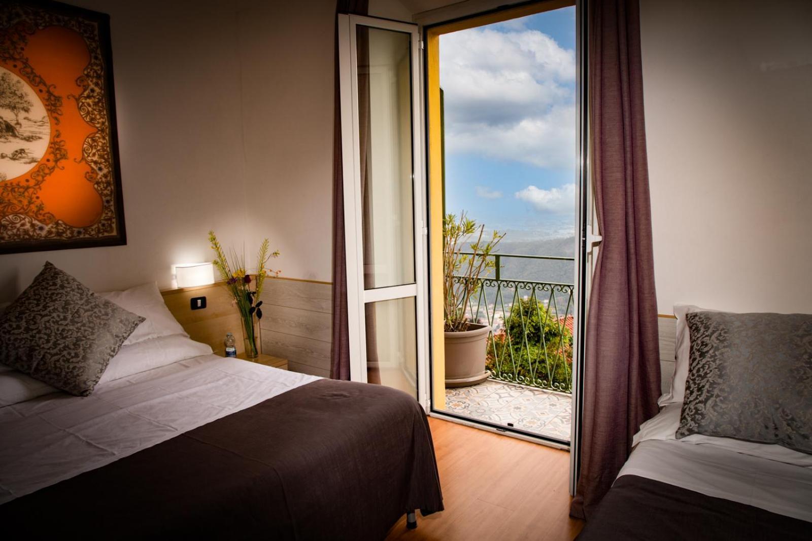 Vista Hotel 3*