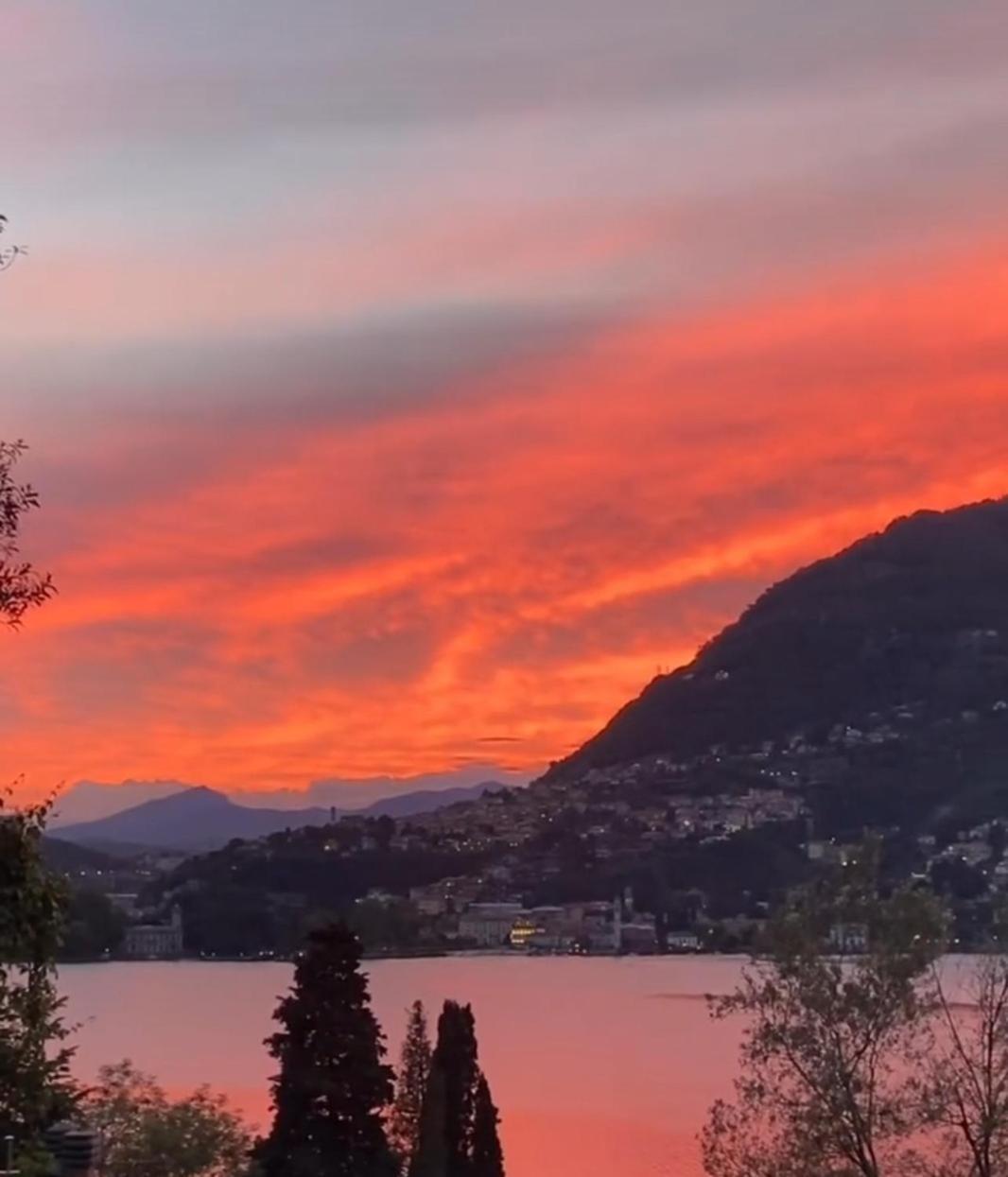 Le Luci Sul Di Appartamento *
