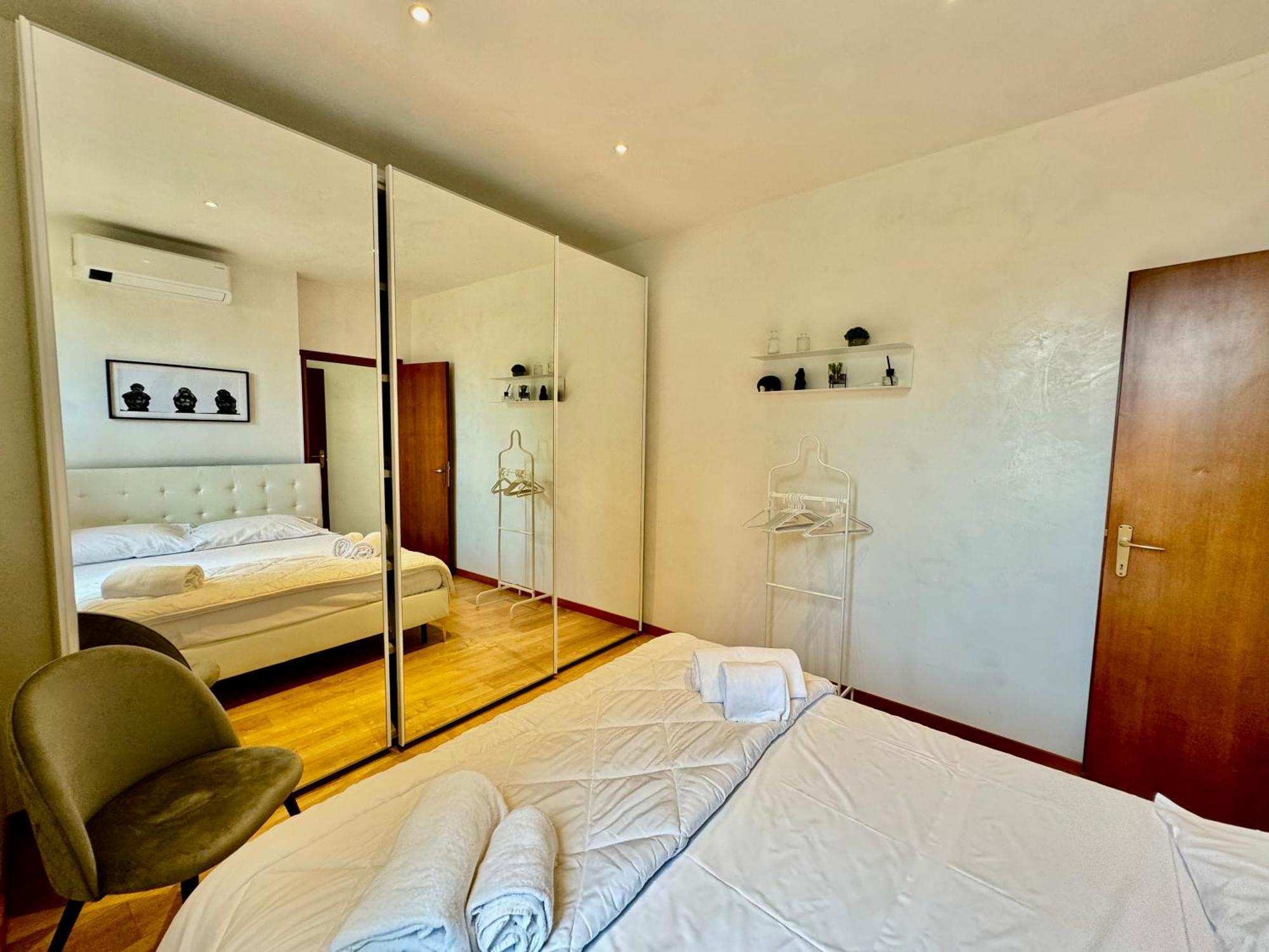 2bd Near The Station