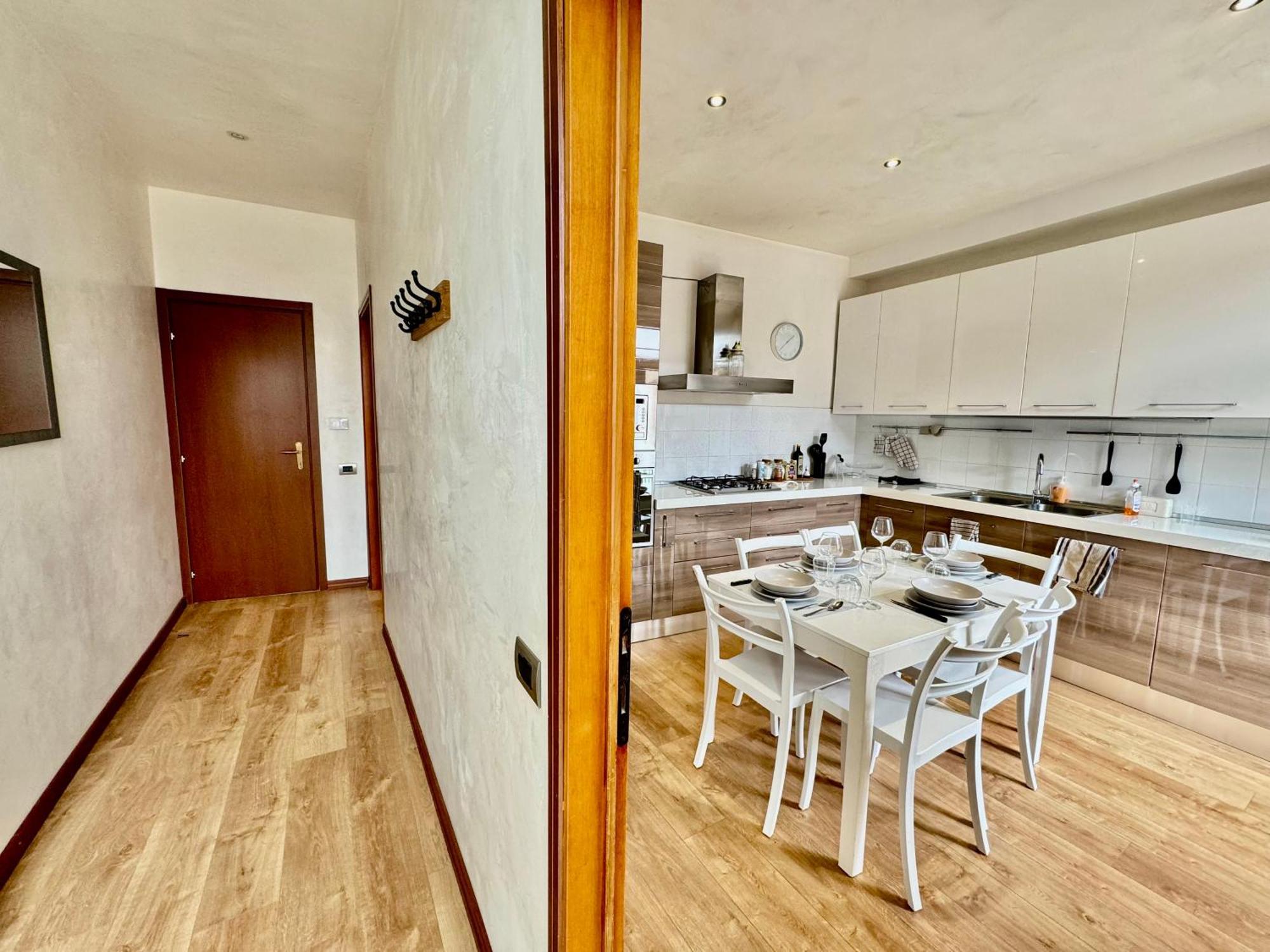 2bd Near The Station *