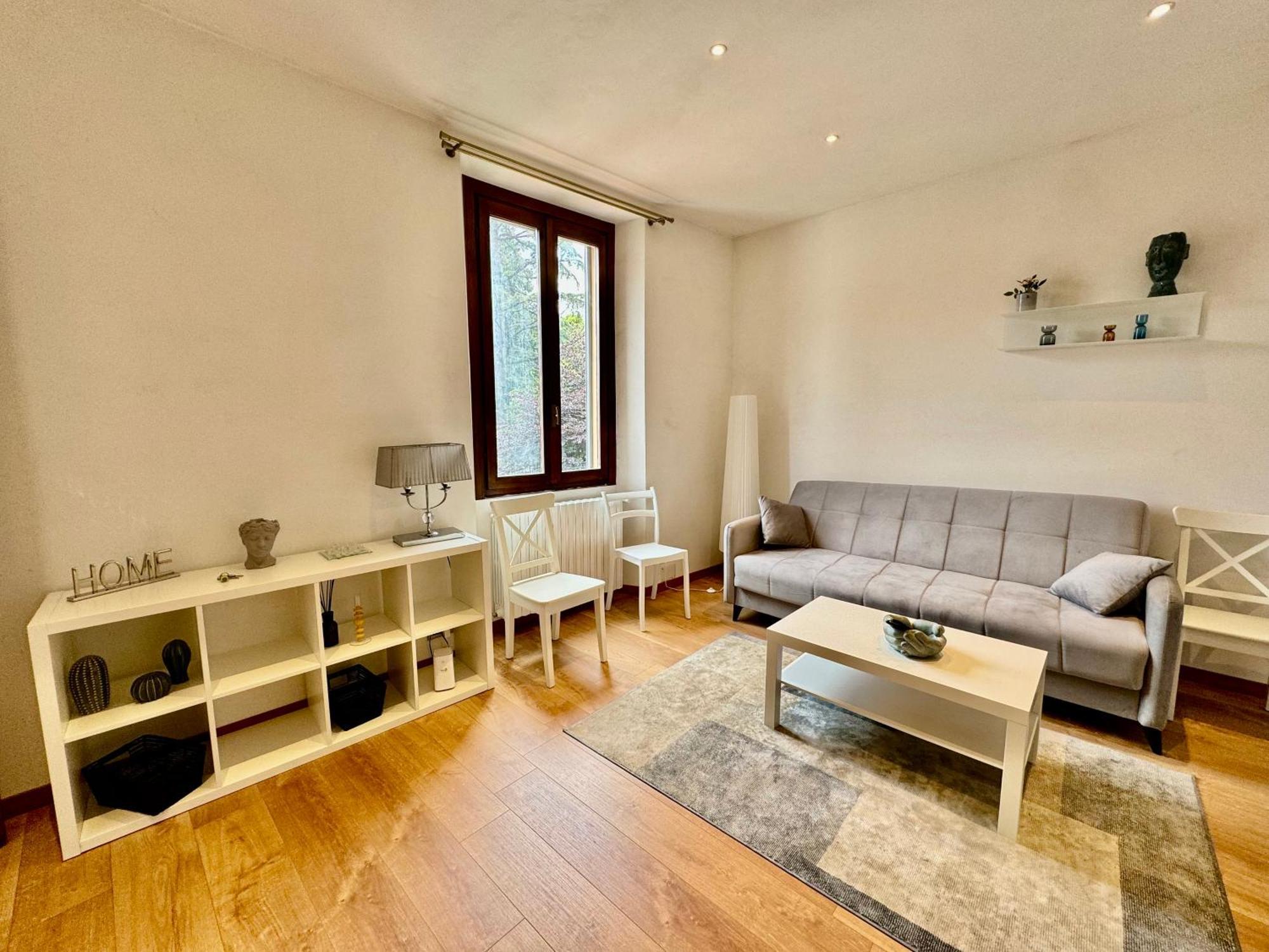 2bd Near The Station Como