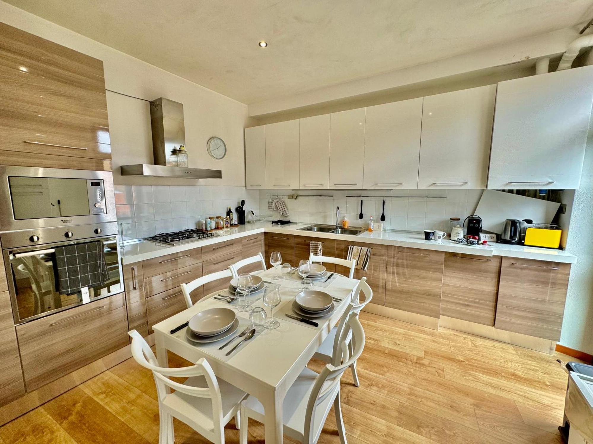 2bd Near The Station Como