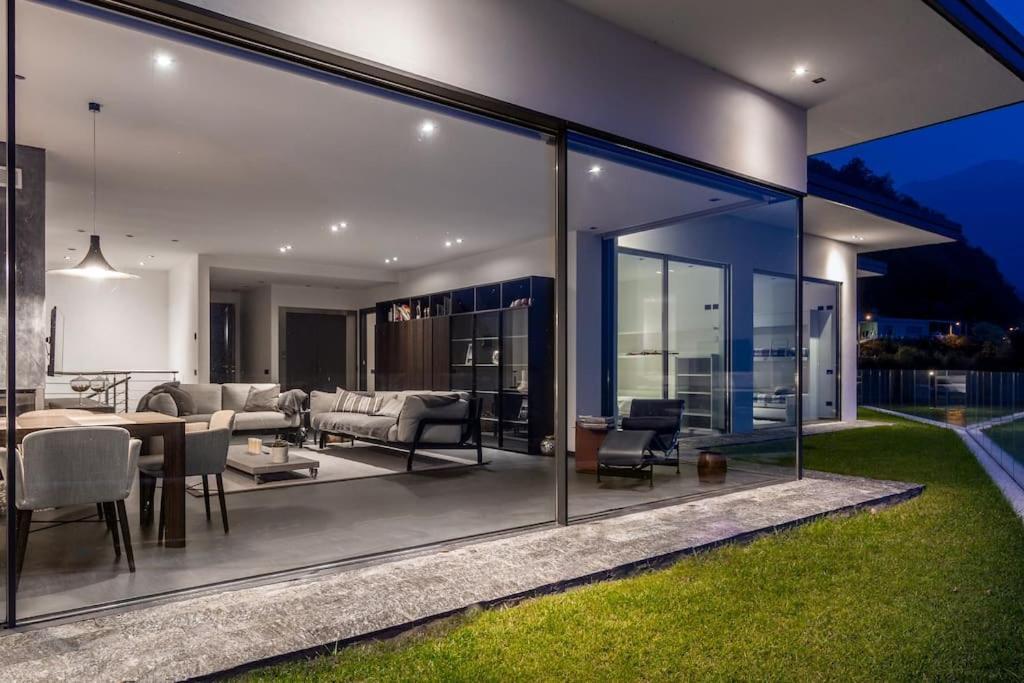 Modern Eco-friendly On Lake Como *