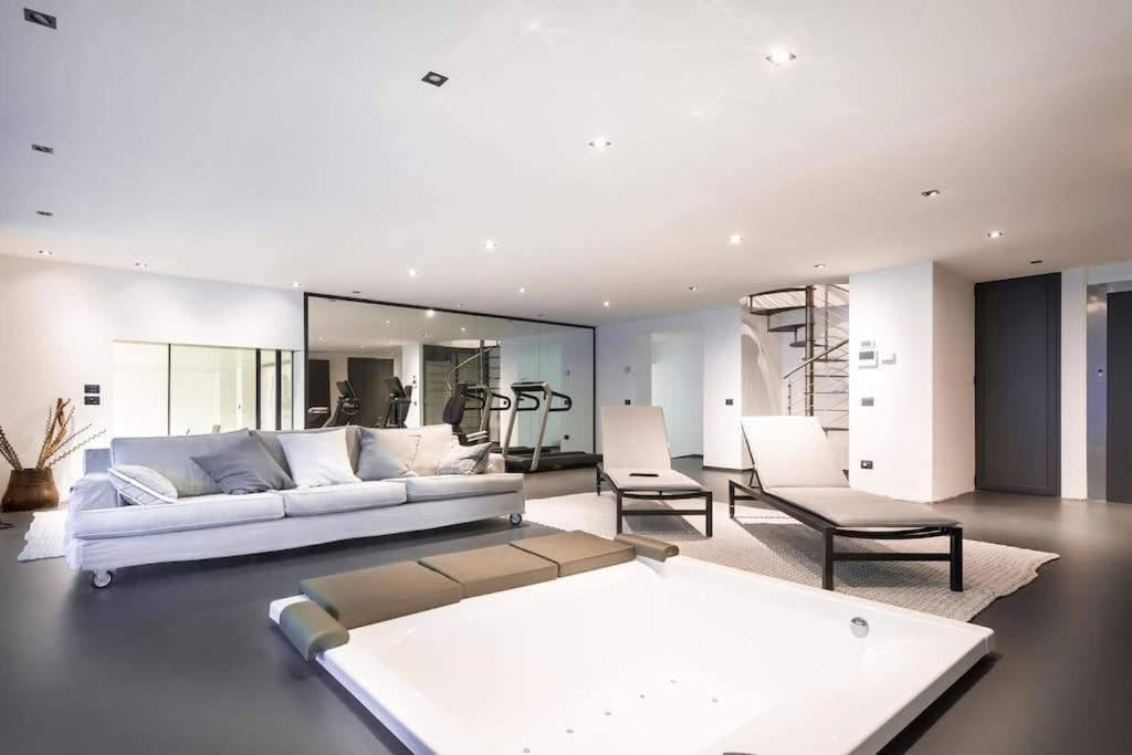 Villa Modern Eco-friendly On Lake Como *