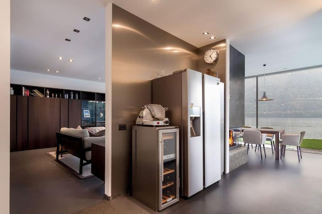 Modern Eco-friendly On Lake Como Villa *