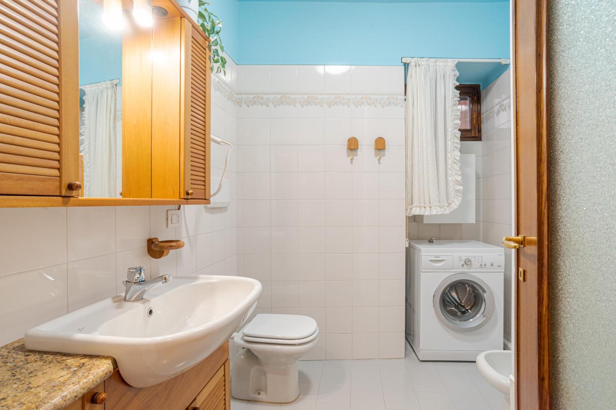 Maison Laghee-bright With Balcony, View! *