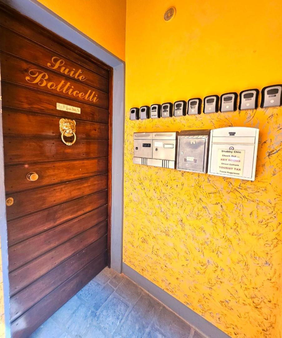 Love hotel Botticelli