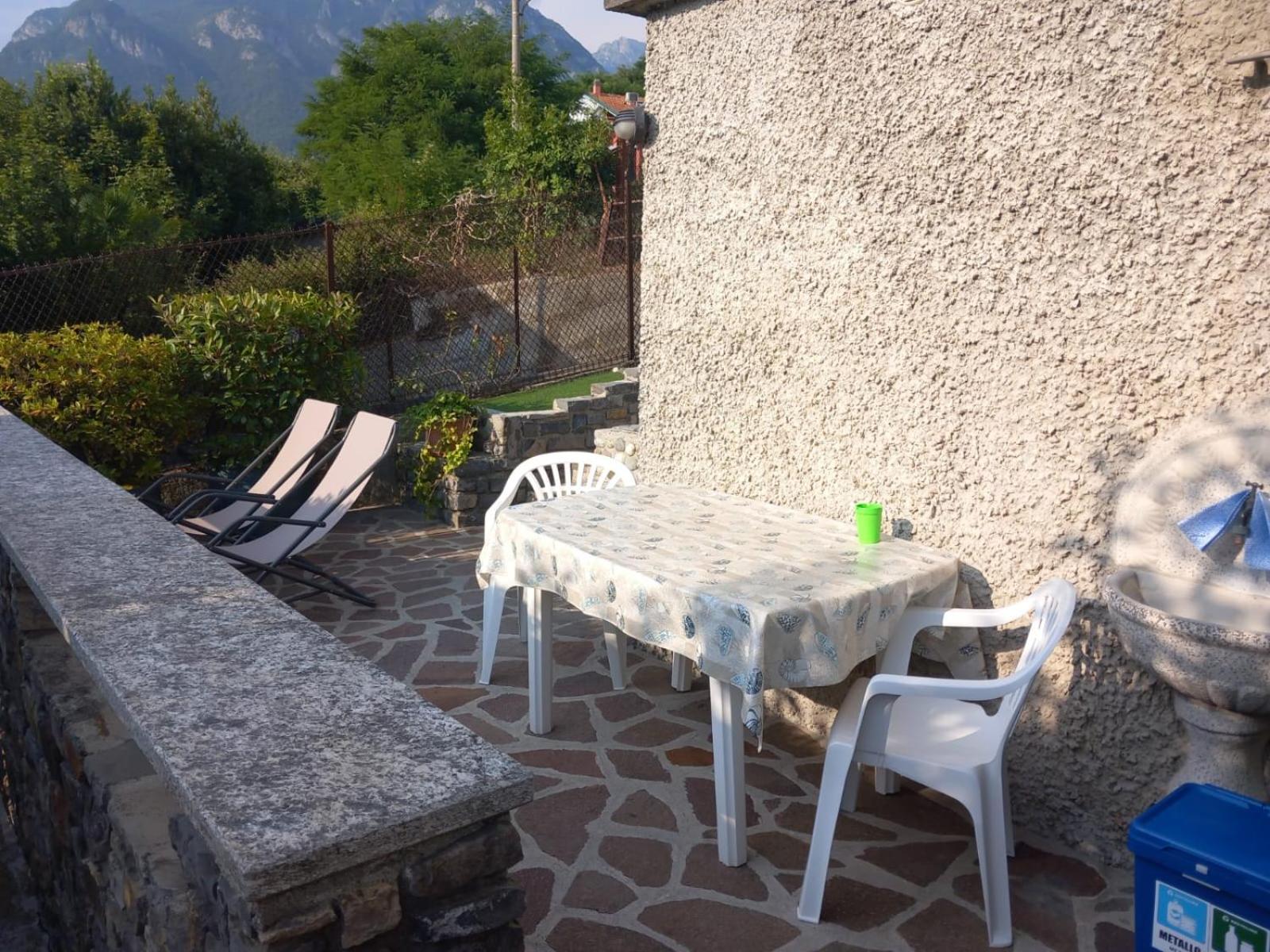 And Guzzi View - Holiday home *
