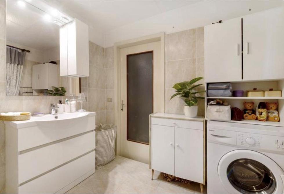 The Boards House On - House Or Master Bedroom Only * Dorio