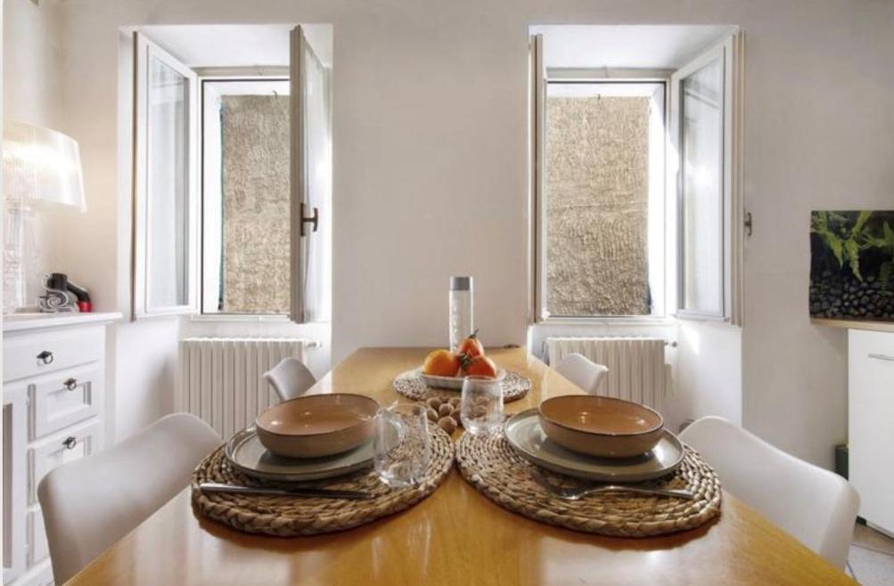 The Boards House On - House Or Master Bedroom Only Holiday home *