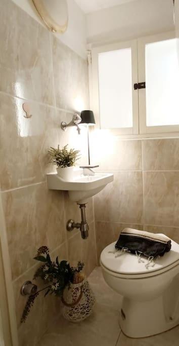 The Boards House On - House Or Master Bedroom Only Dorio
