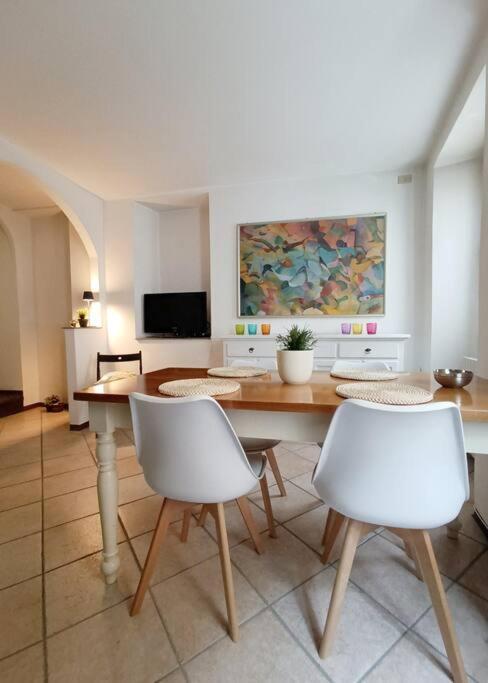 The Boards House On - House Or Master Bedroom Only