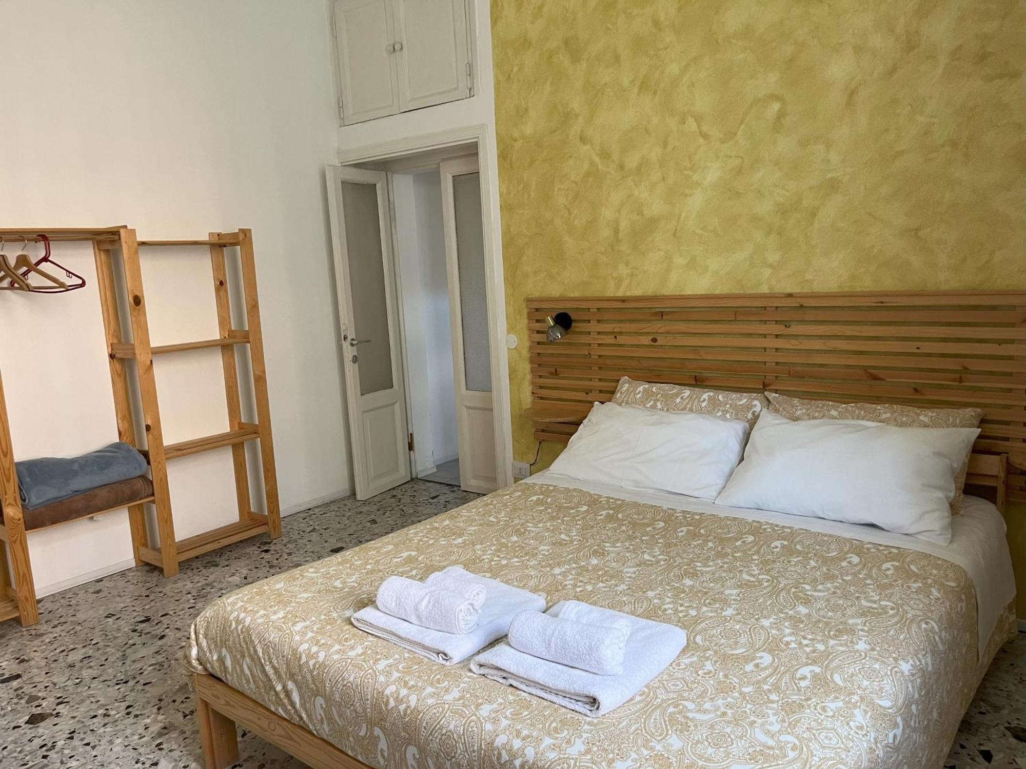 Red House Bed & Breakfast Garlate