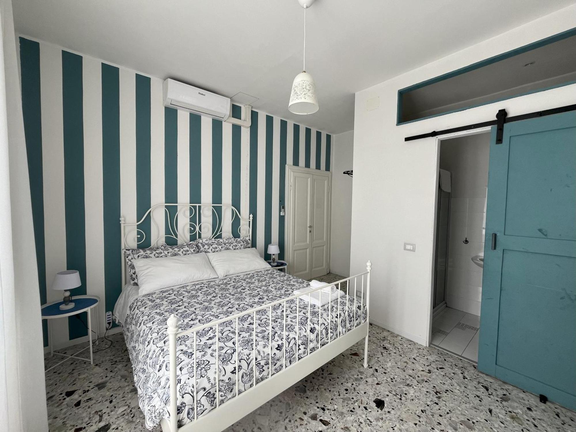 Red House Bed & Breakfast Garlate