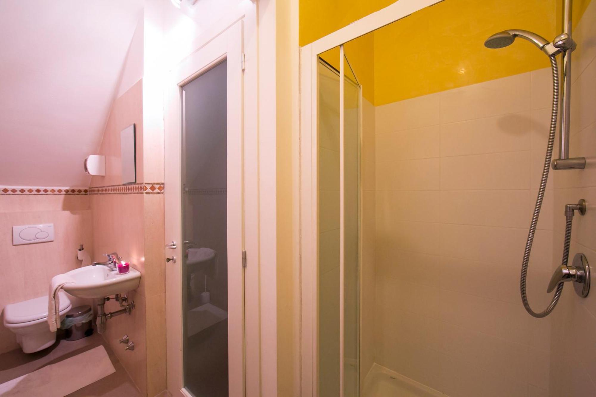 Residenza Regina Apartment Laglio