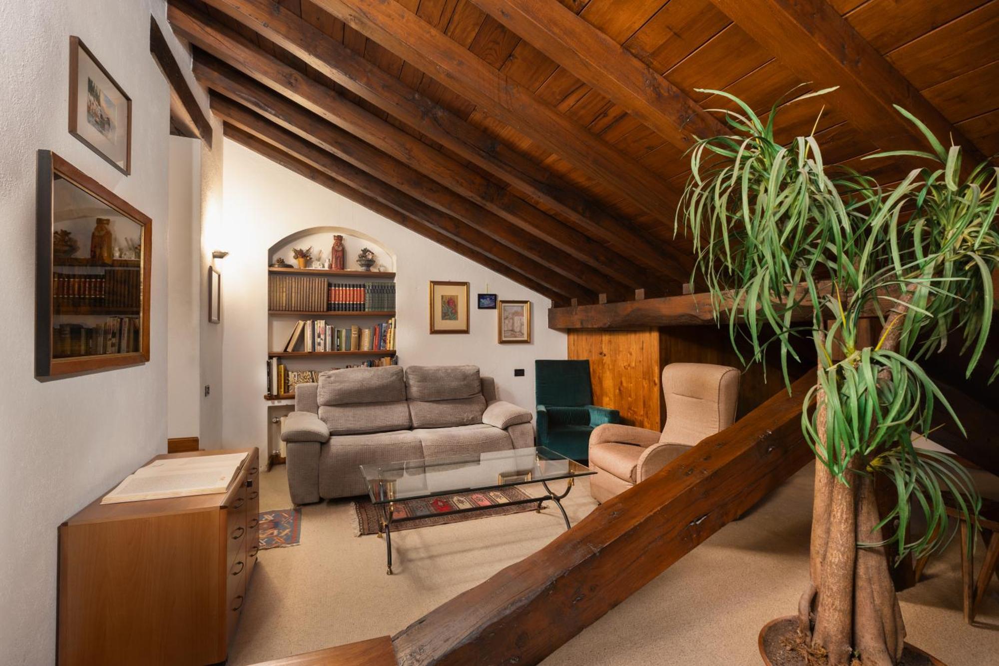 Unico Luxury Living In Duomo Apartment Como