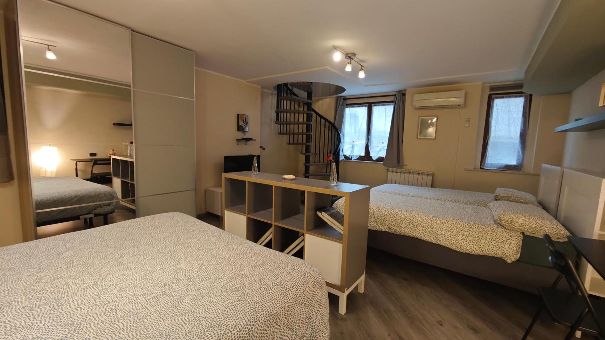 Aleph With Private Parking, Next Train Station Apartment Como