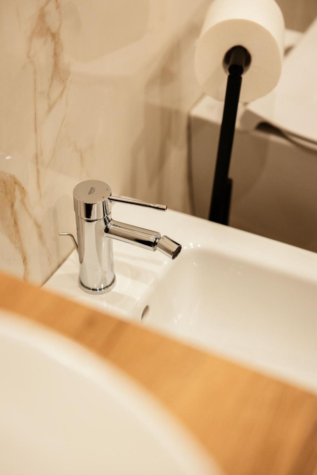 Penelope's Suite&spa Con Parcheggio Privato Apartment Como