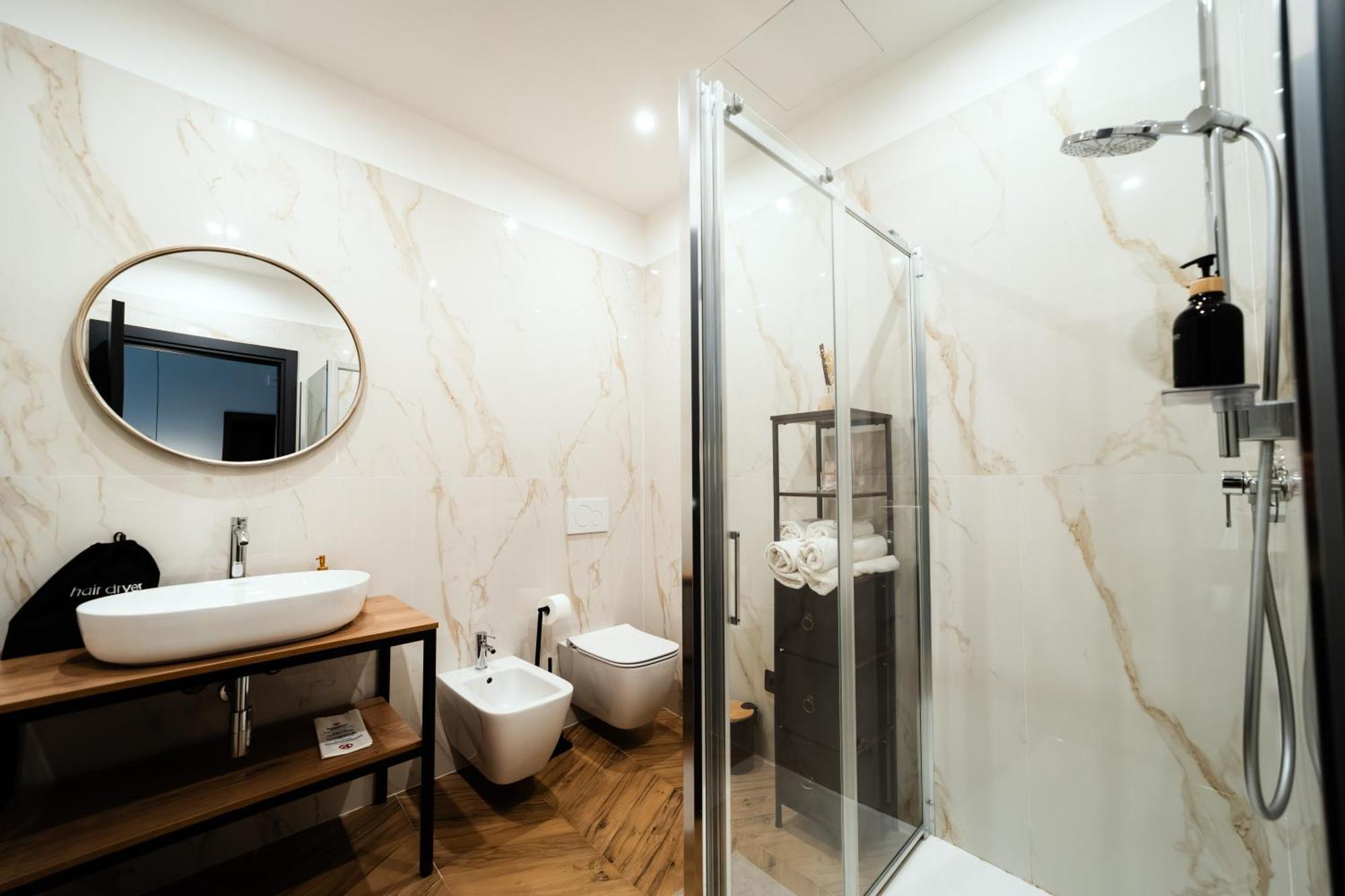 Penelope's Suite&spa Con Parcheggio Privato * Como