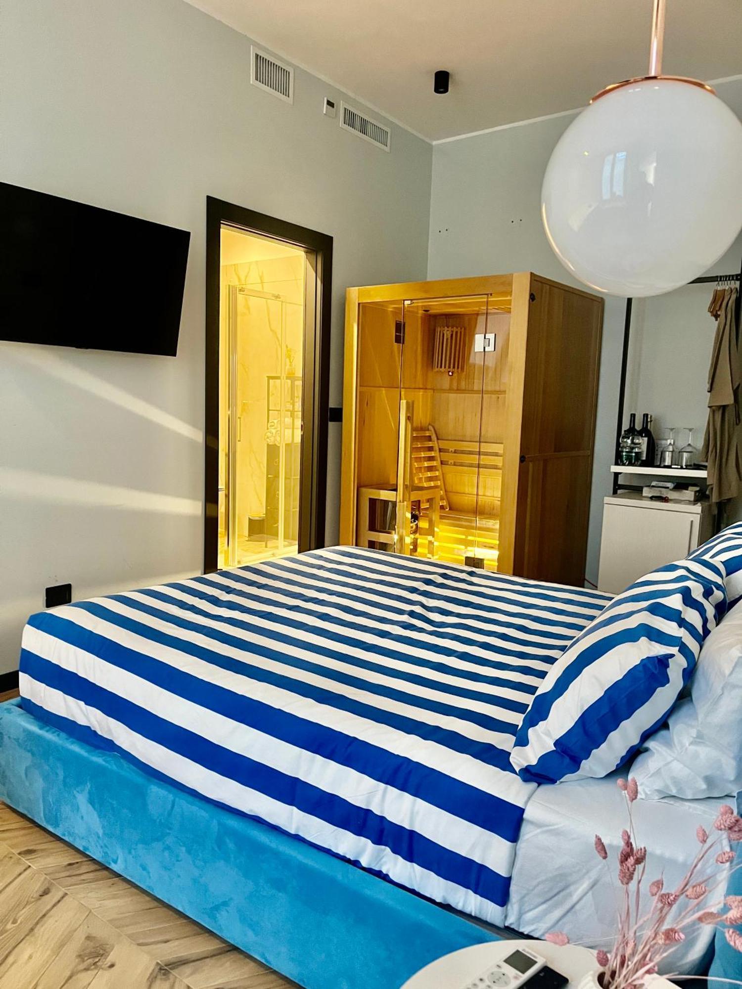 Penelope's Suite&spa Con Parcheggio Privato * Como