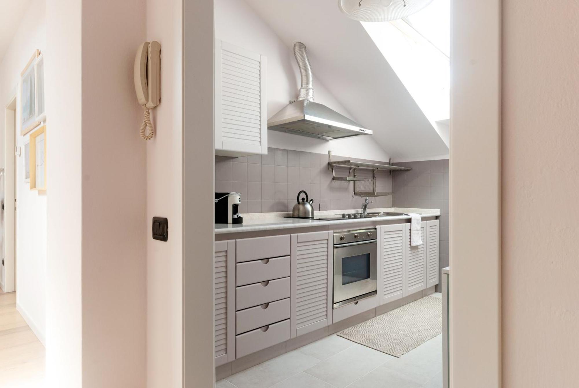 The - Front Apartment Fiumelatte