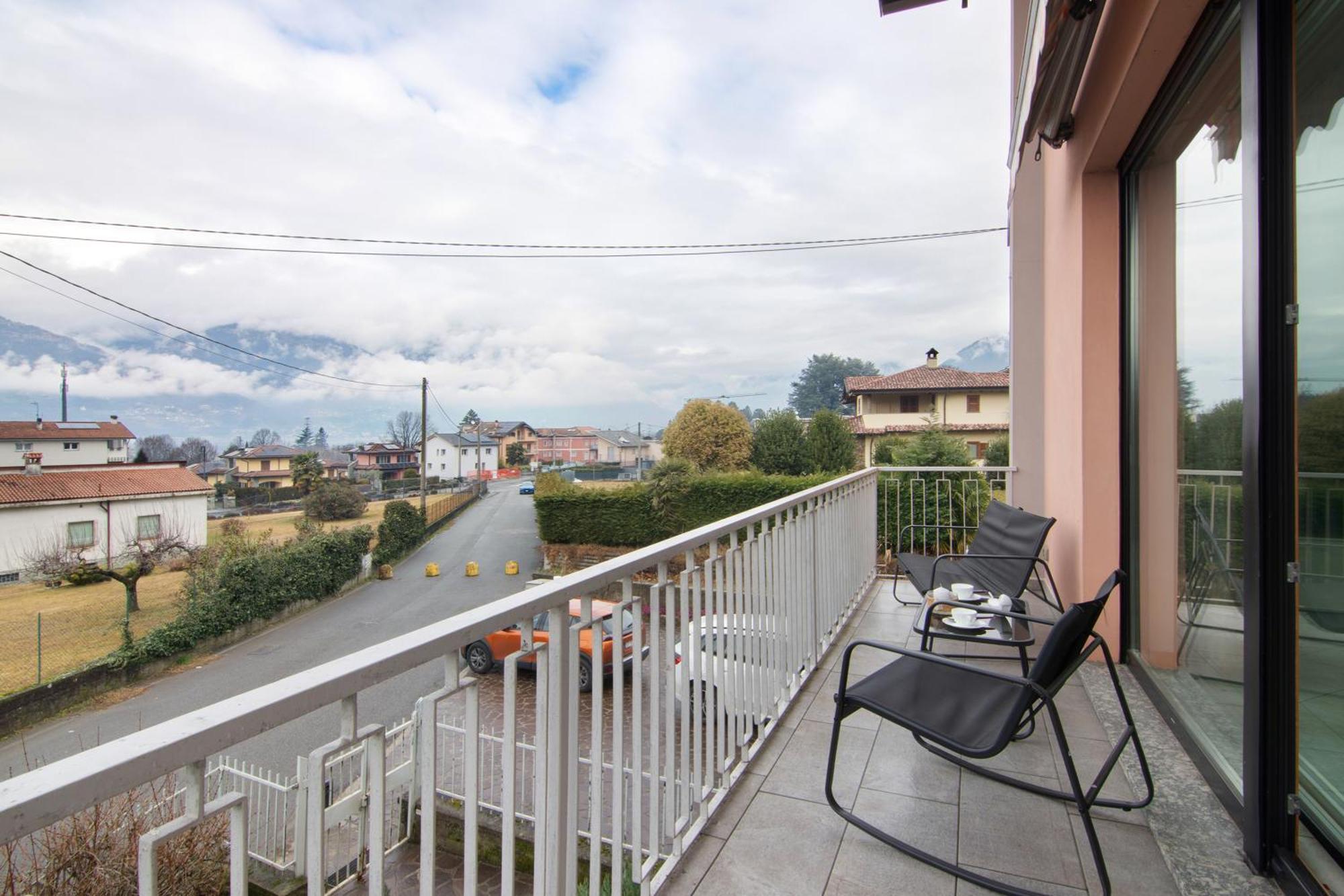 Como Lake Home