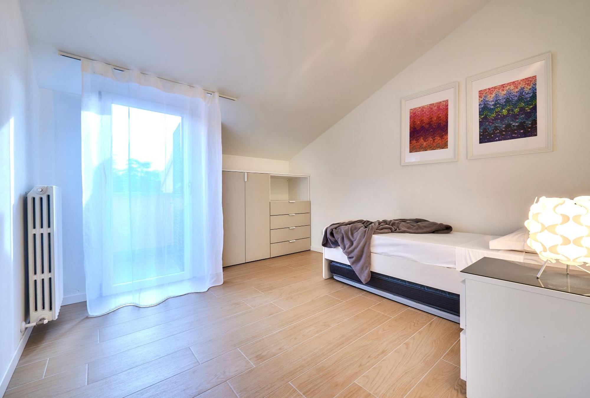 Luxury 100mq With Private Terrace With View Near Varenna Fiumelatte