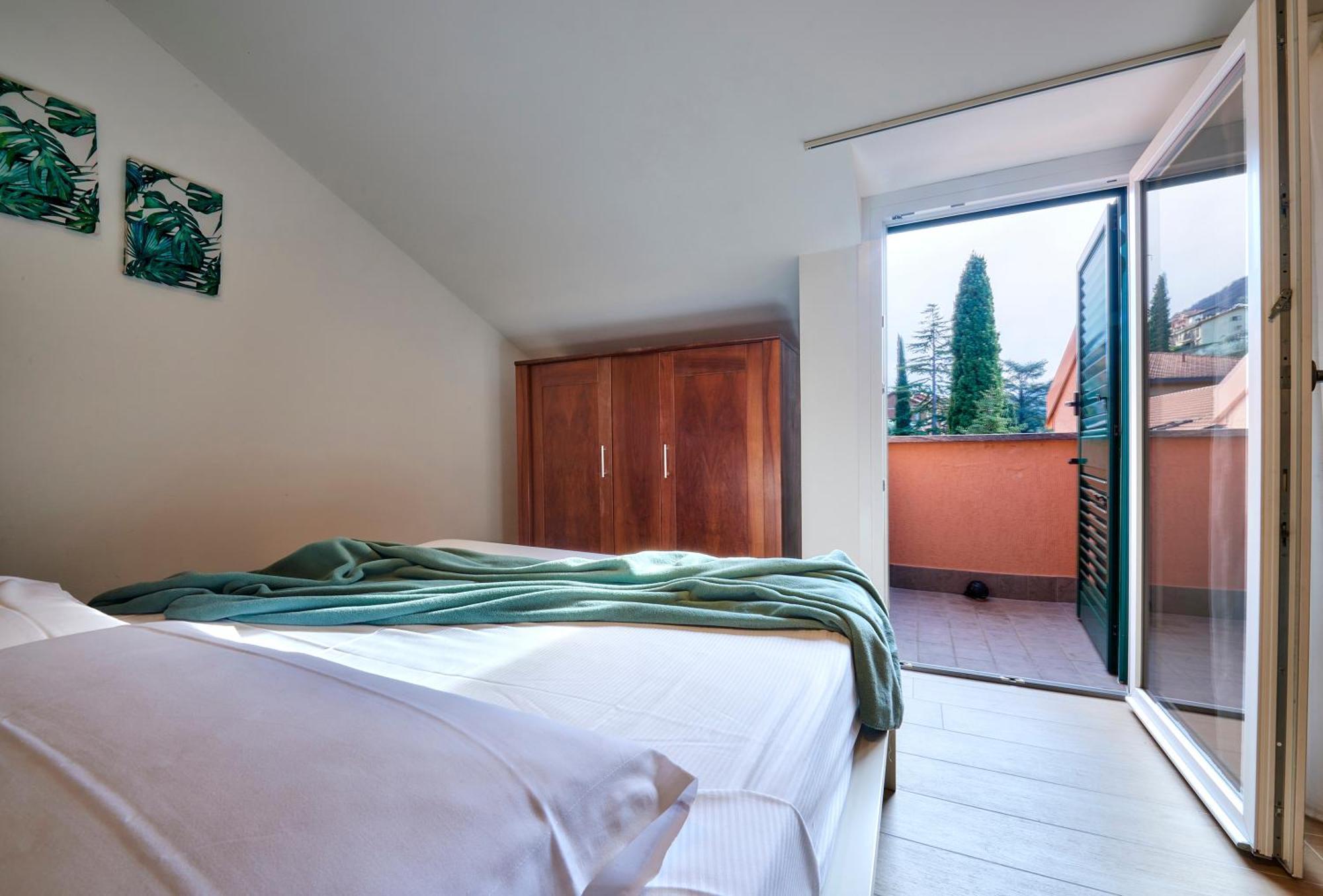 Luxury 100mq With Private Terrace With View Near Varenna *
