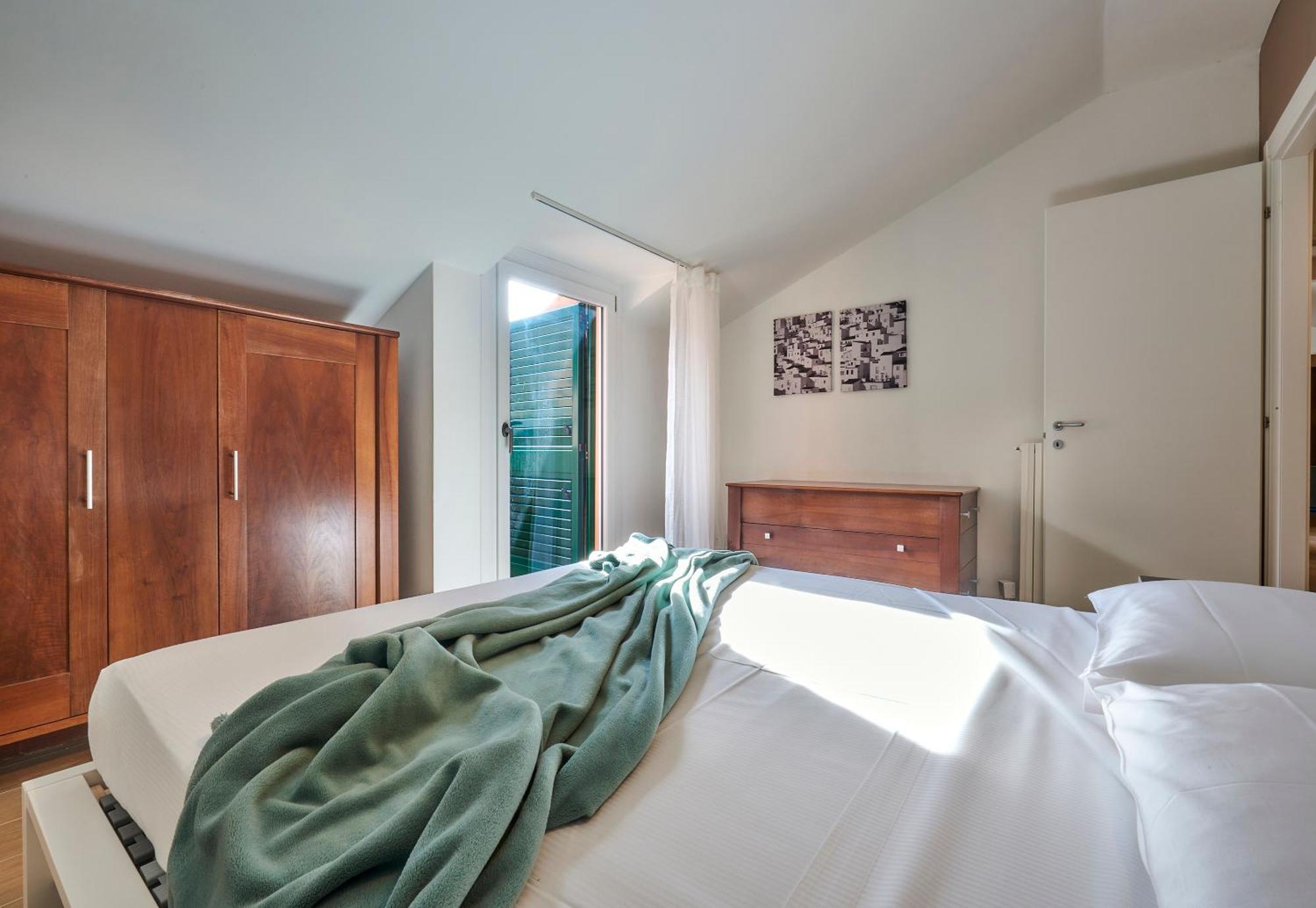 Luxury 100mq With Private Terrace With View Near Varenna Fiumelatte