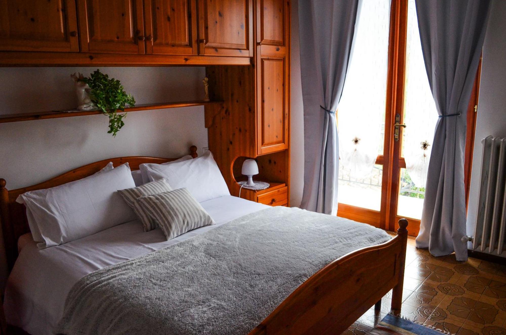 L'ulivo View In Private Street Apartment