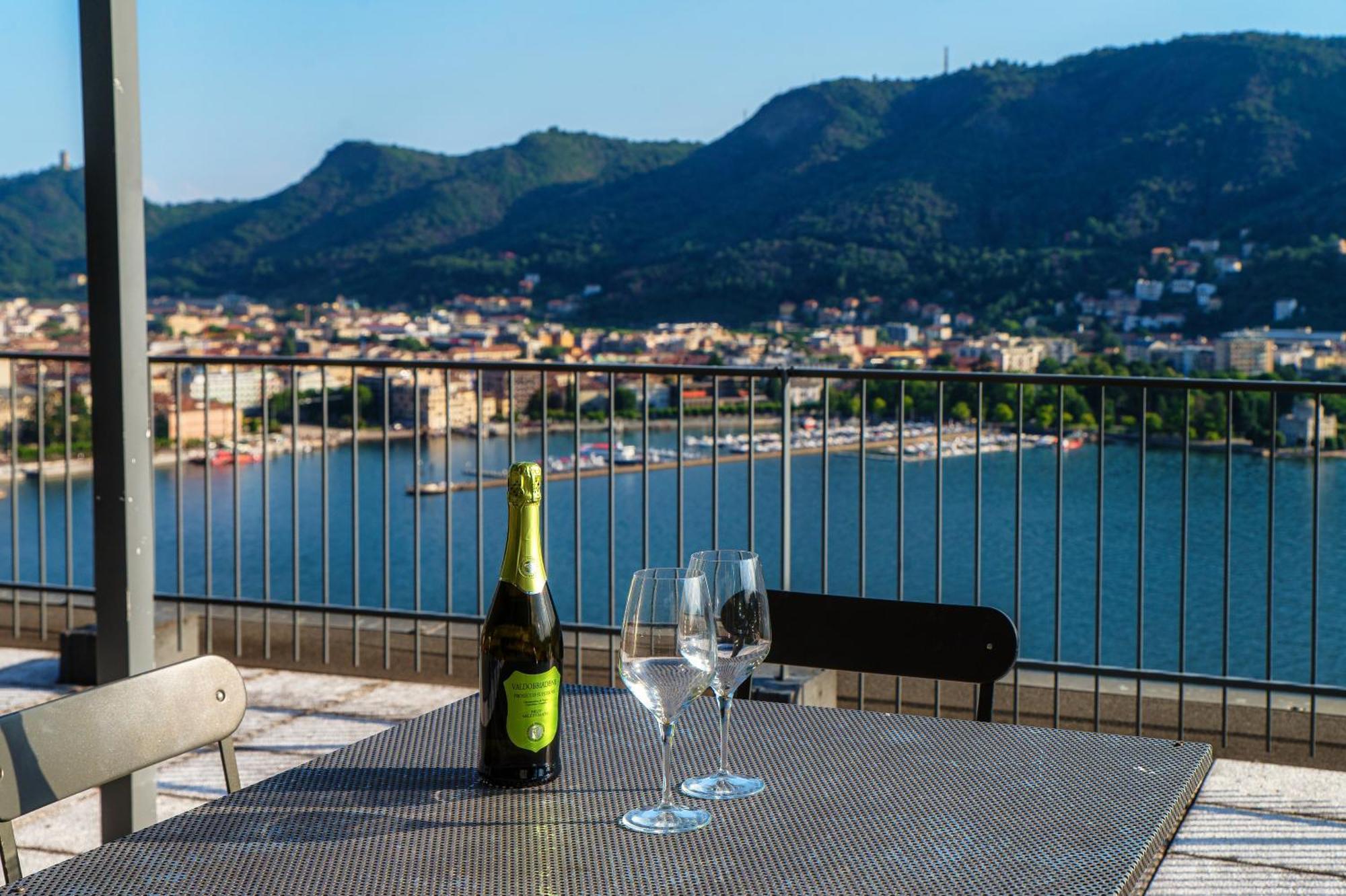 Heavenly Views On - Terrace & Hot Tub Apartment *