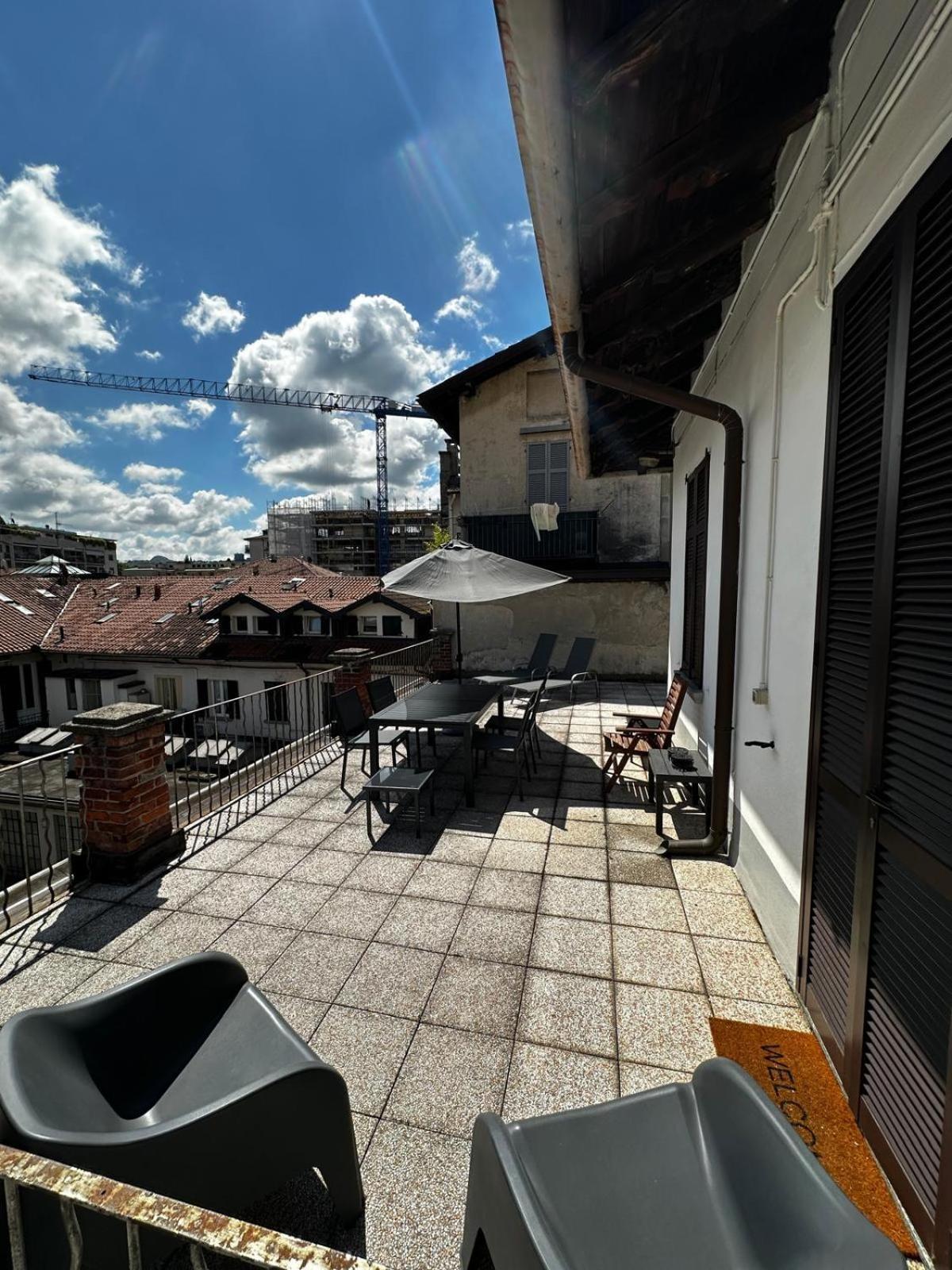 Near Downtown Apartment Como
