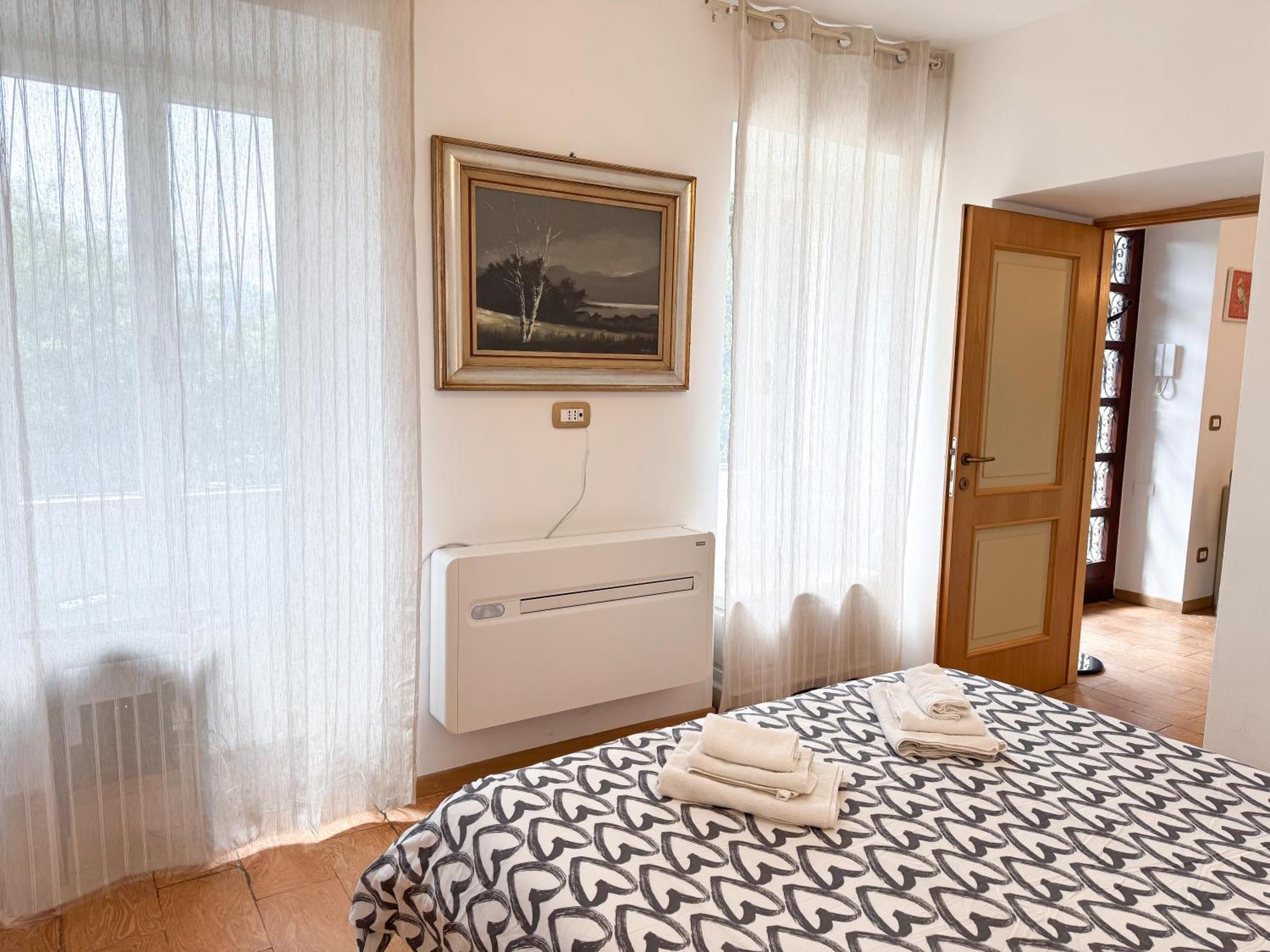 Two-room - View And - Ac