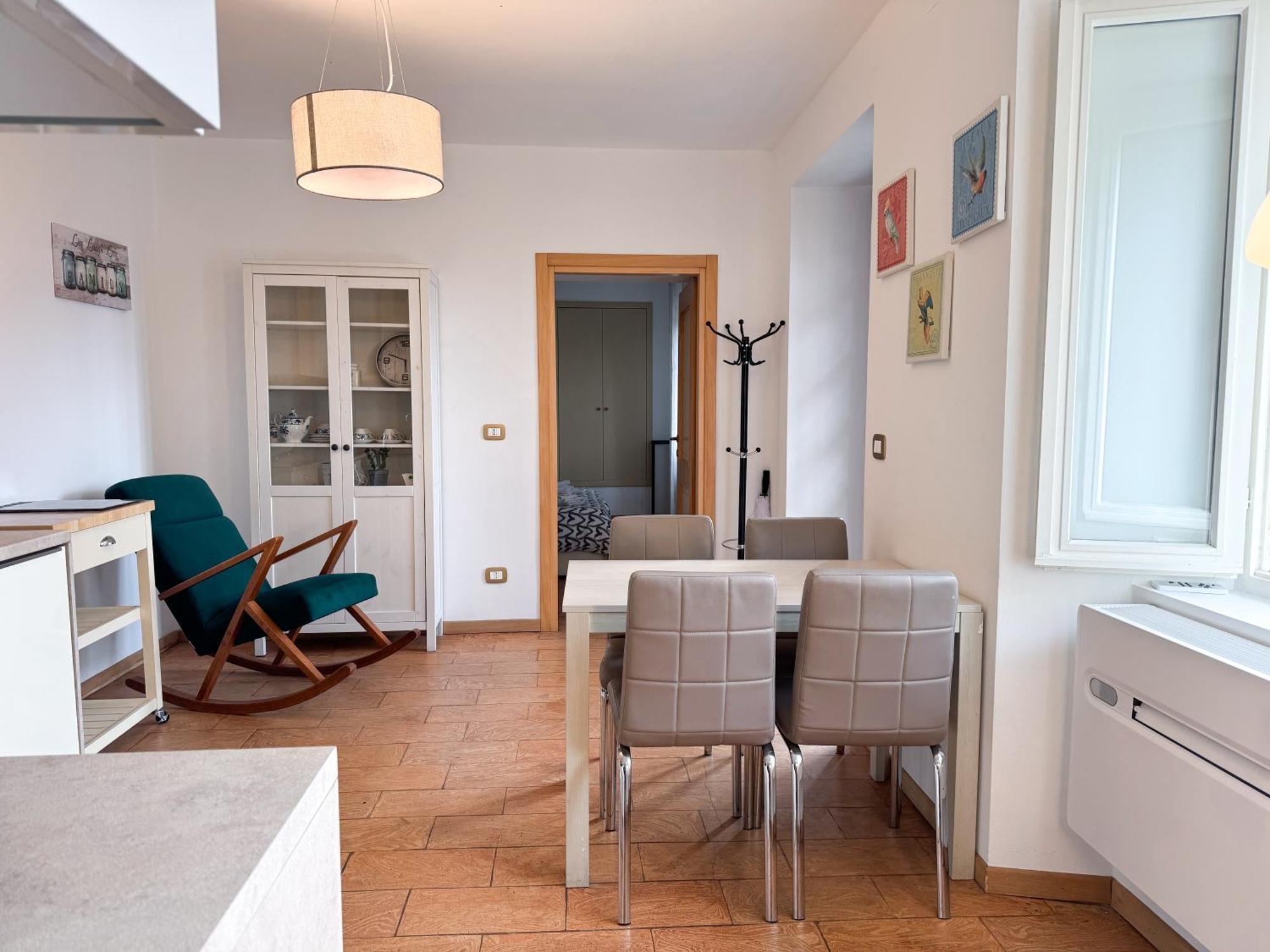 Two-room - View And - Ac * Como
