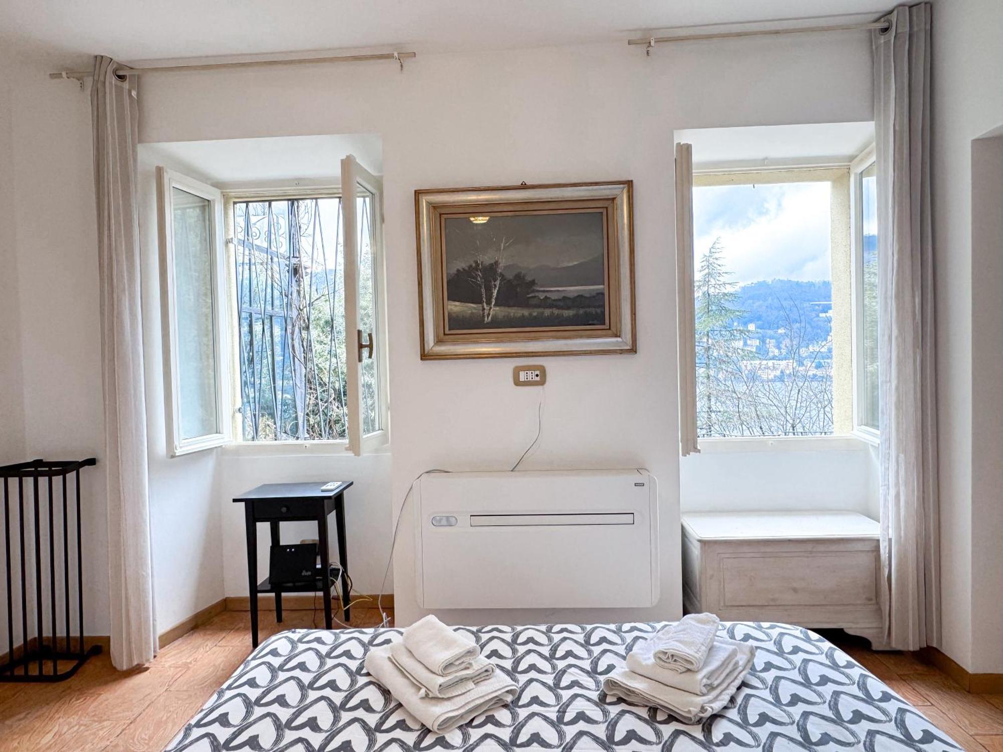 Two-room - View And - Ac Apartment Como